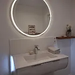 Hanenthorp Apartment *