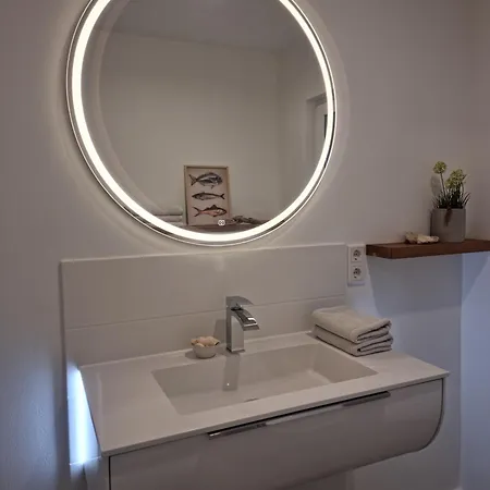 Hanenthorp Apartment *